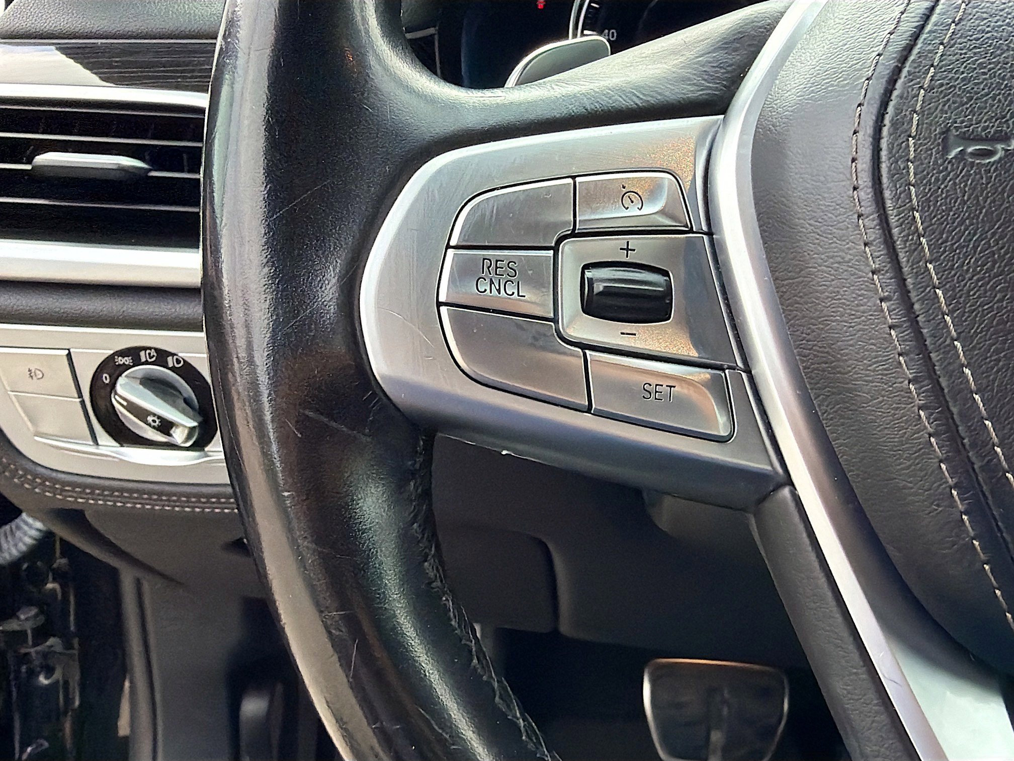 Used 2019 BMW 740i 740i w/ M Sport Package image 36