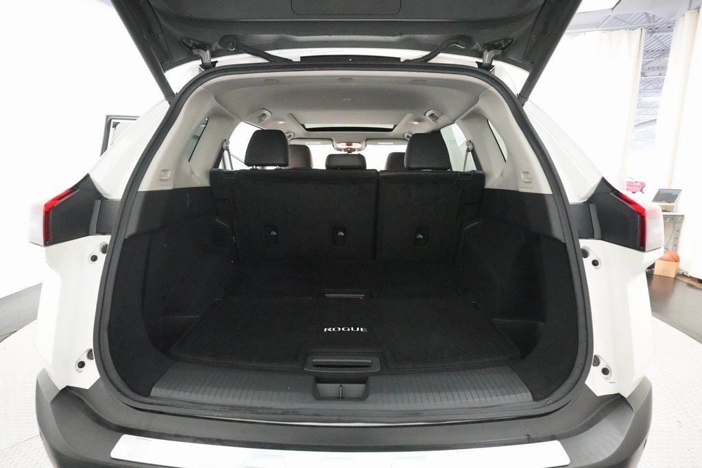 Used 2023 Nissan Rogue SL image 10