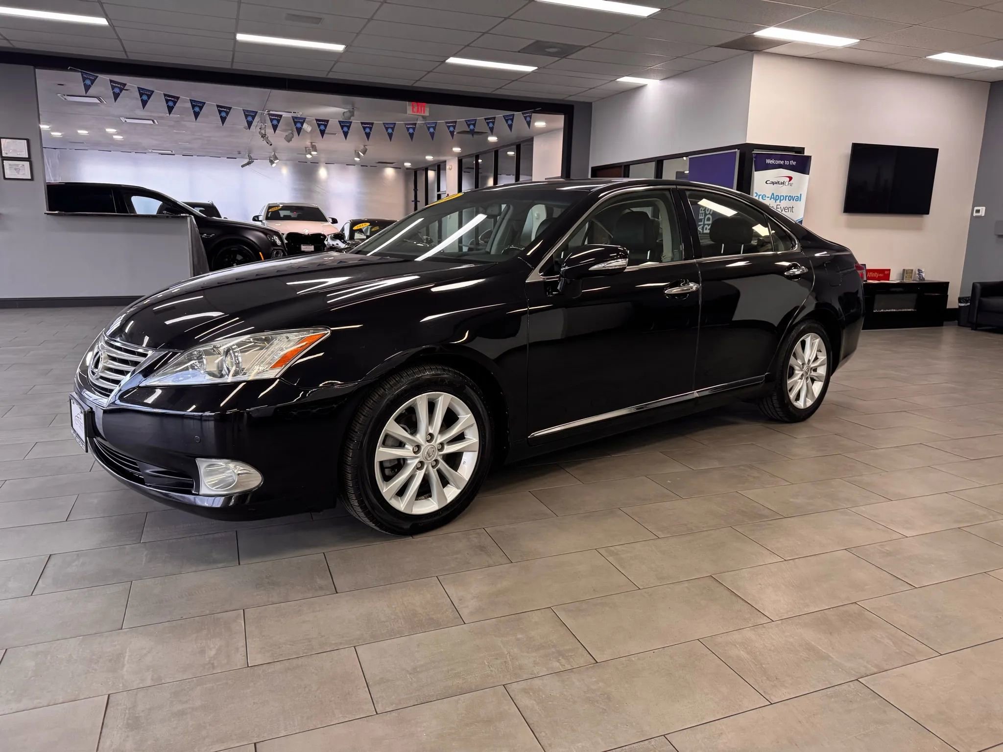 Used 2010 Lexus ES 350 FWD image 2
