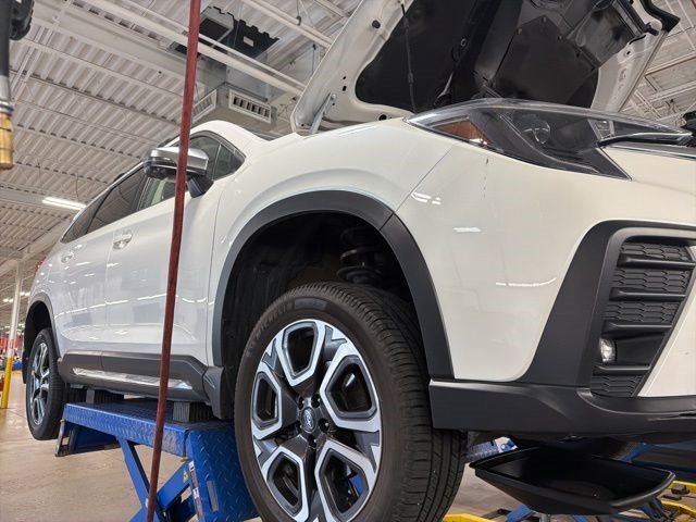 Used 2023 Subaru Ascent Limited w/ Technology Package AWD/4WD image 9