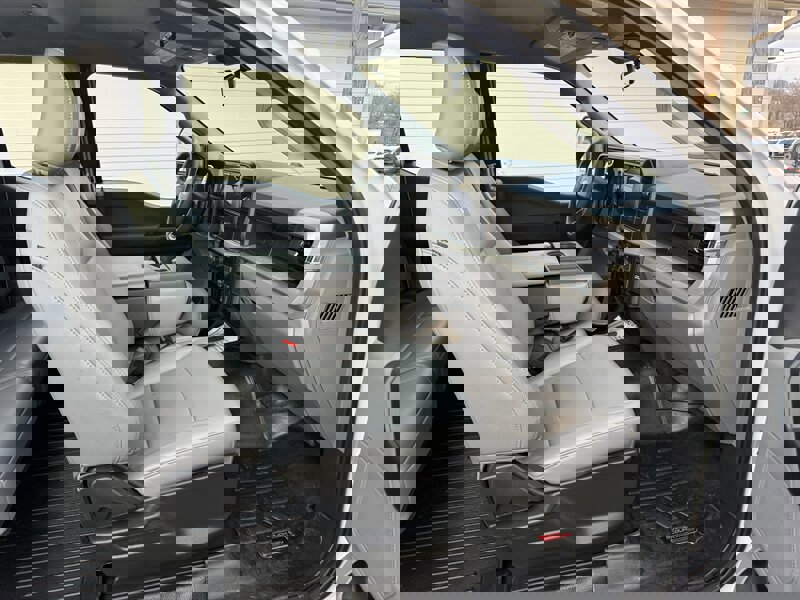 Used 2025 Ford F250 XL w/ XL Chrome Package image 6