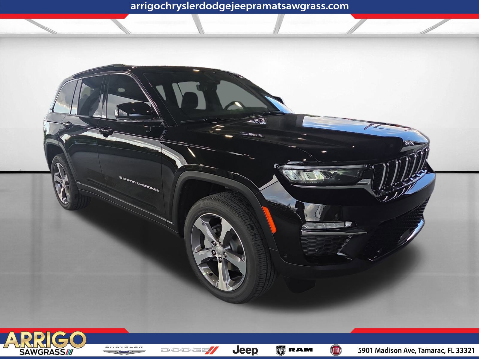 New 2025 Jeep Grand Cherokee Limited w/ Luxury Tech Group II AWD/4WD image 1