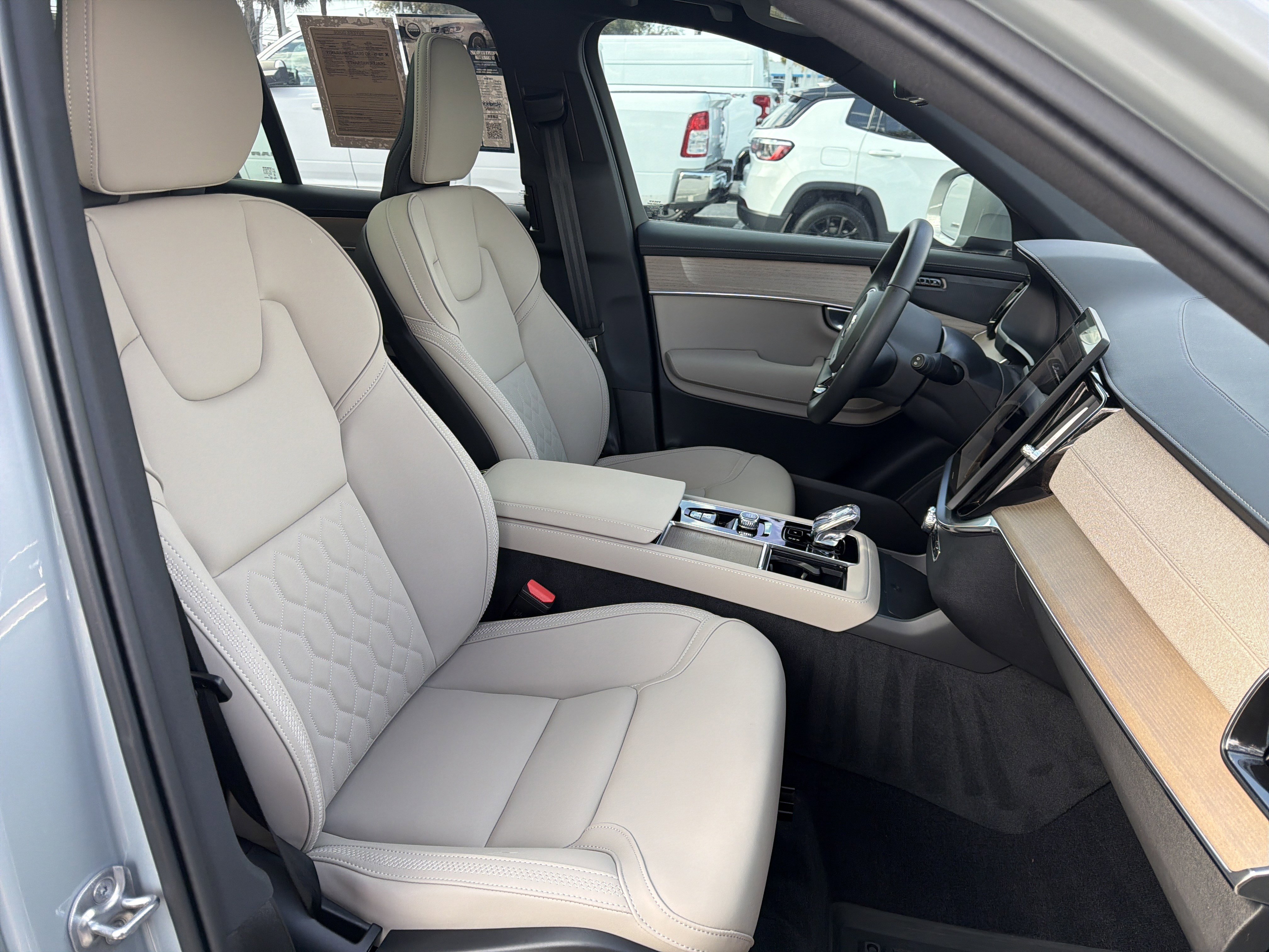 Used 2026 Volvo XC90 B6 Plus w/ Protection Package Premier image 35