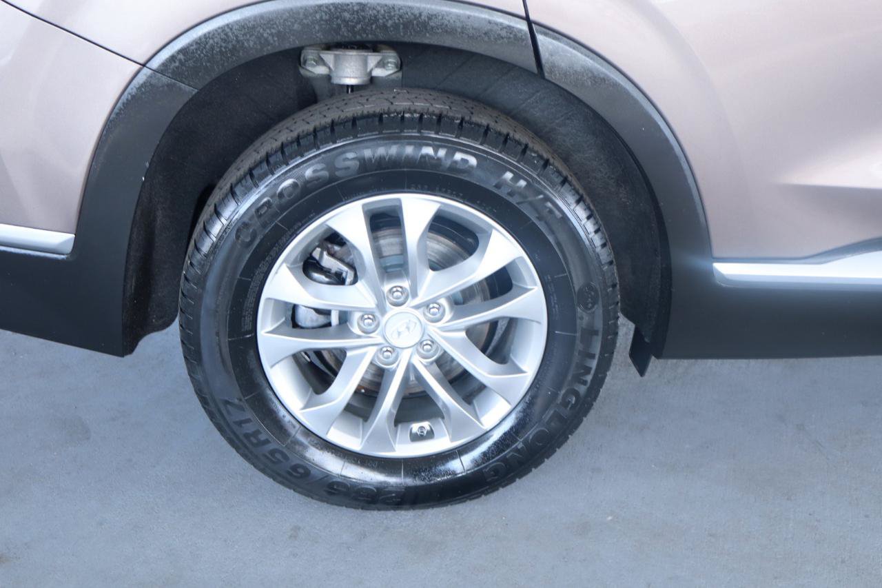 Used 2020 Hyundai Santa Fe SEL FWD image 5