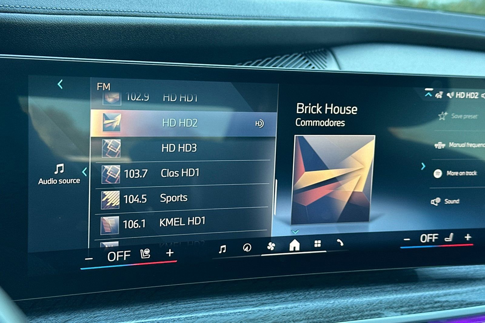 Used 2025 BMW 740i image 25