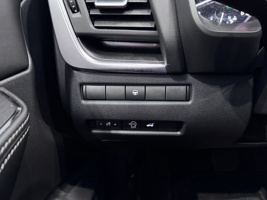 Used 2023 Nissan Rogue SV w/ SV Premium B Package AWD/4WD image 25