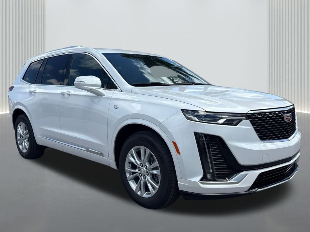 New 2025 Cadillac XT6 Luxury image 3