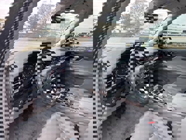 Used 2018 Audi Q7 3.0T Premium Plus image 12