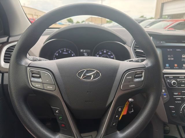 Used 2017 Hyundai Santa Fe SE FWD image 12