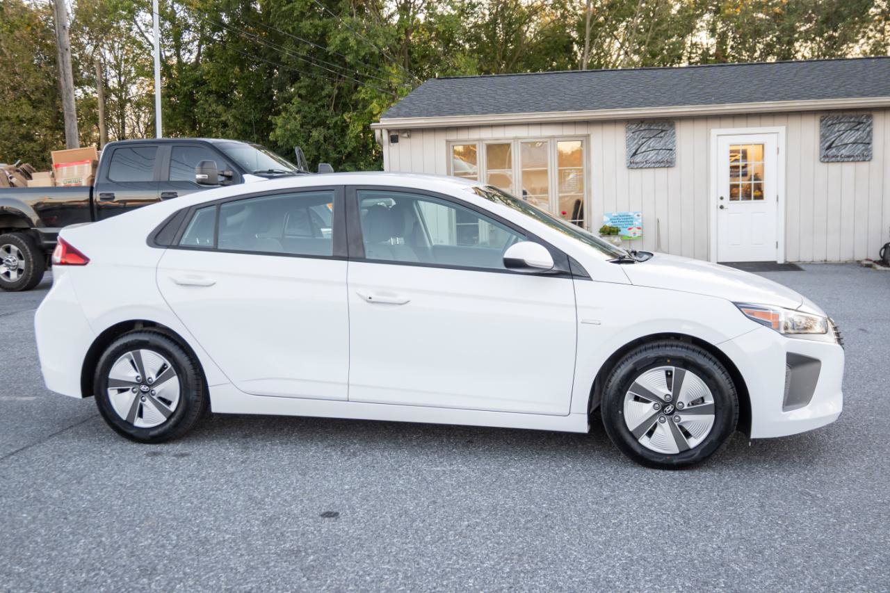 Used 2019 Hyundai Ioniq Blue FWD image 11