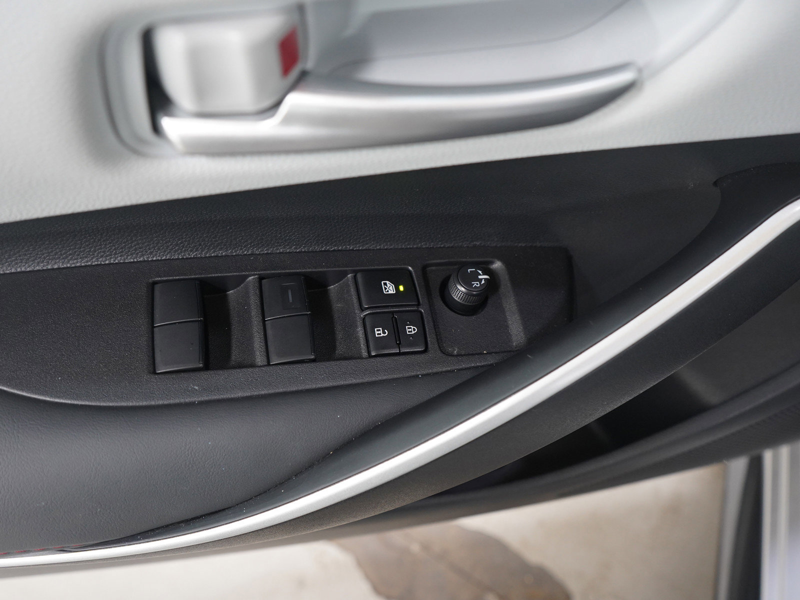 Used 2025 Toyota Corolla SE image 20