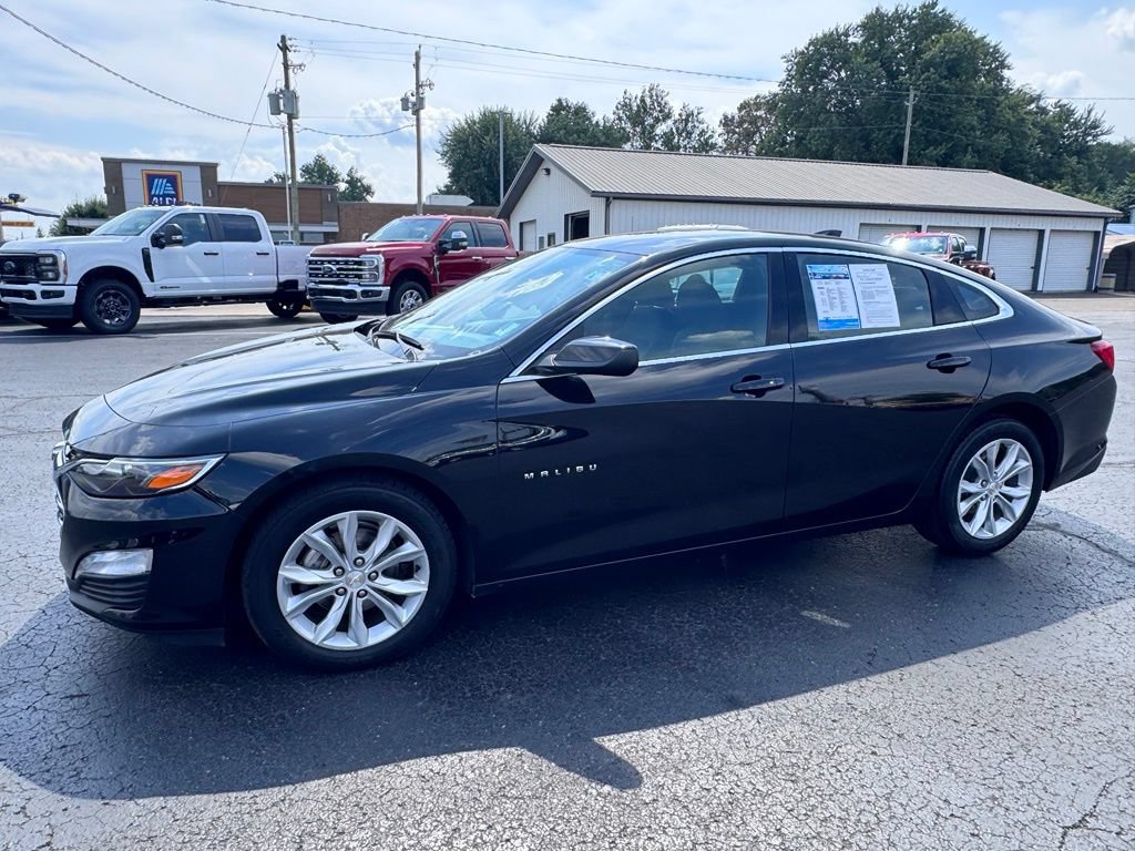 Used 2025 Chevrolet Malibu LT FWD image 2