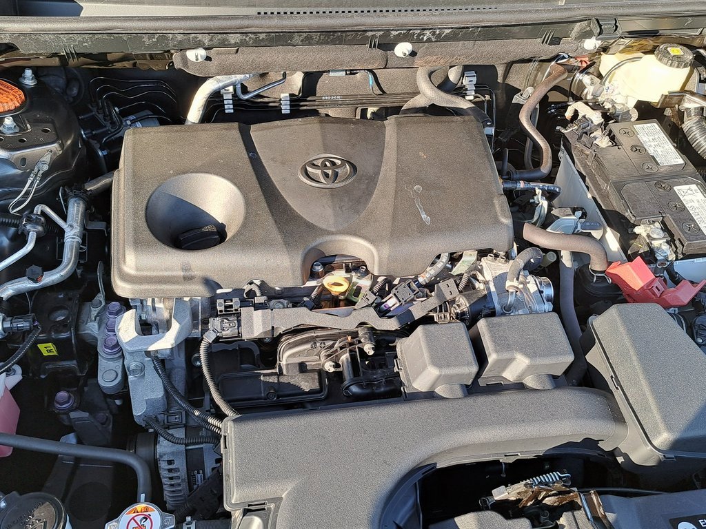 Used 2022 Toyota RAV4 XLE Premium image 39