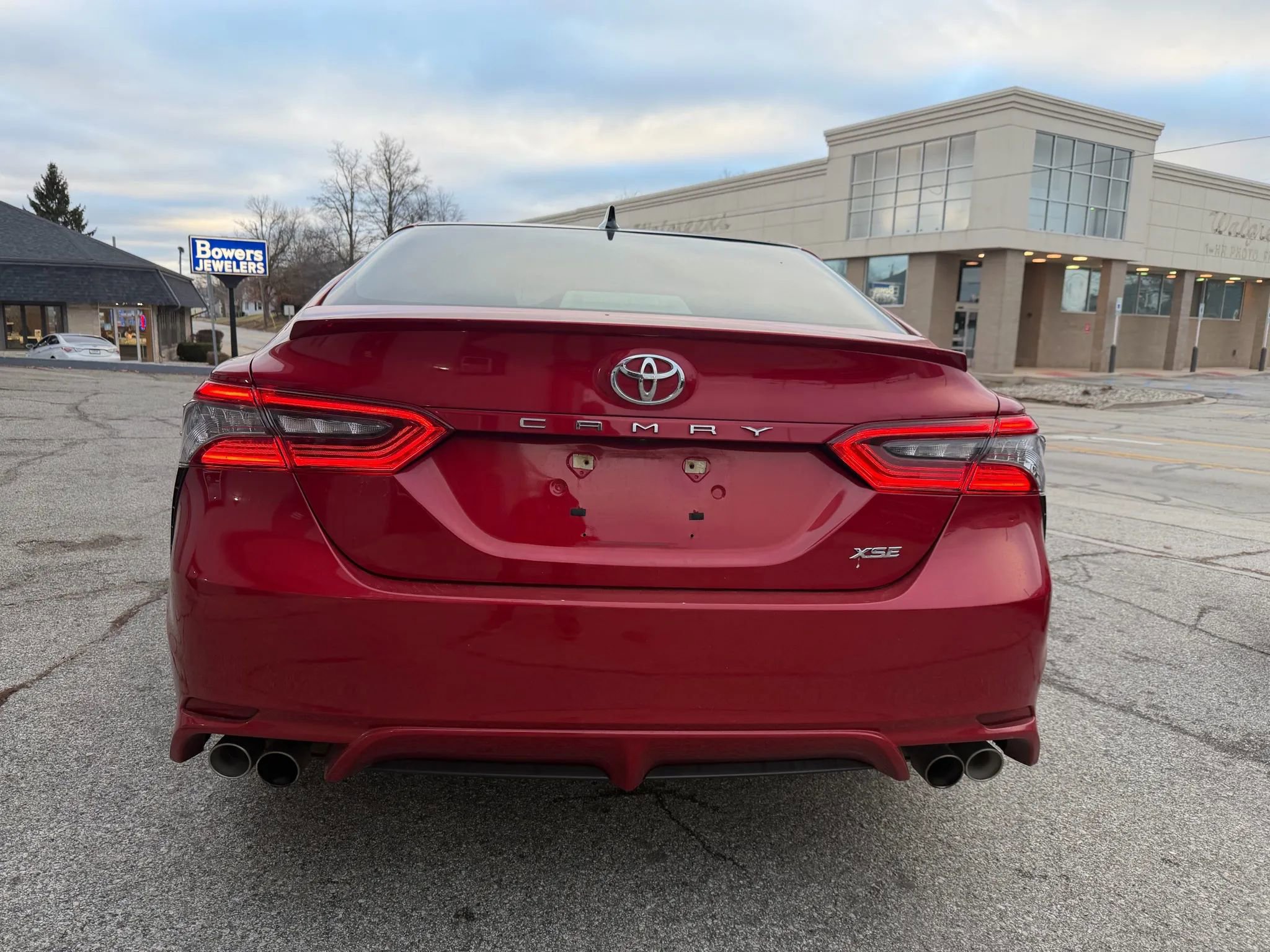 Used 2021 Toyota Camry XSE image 6