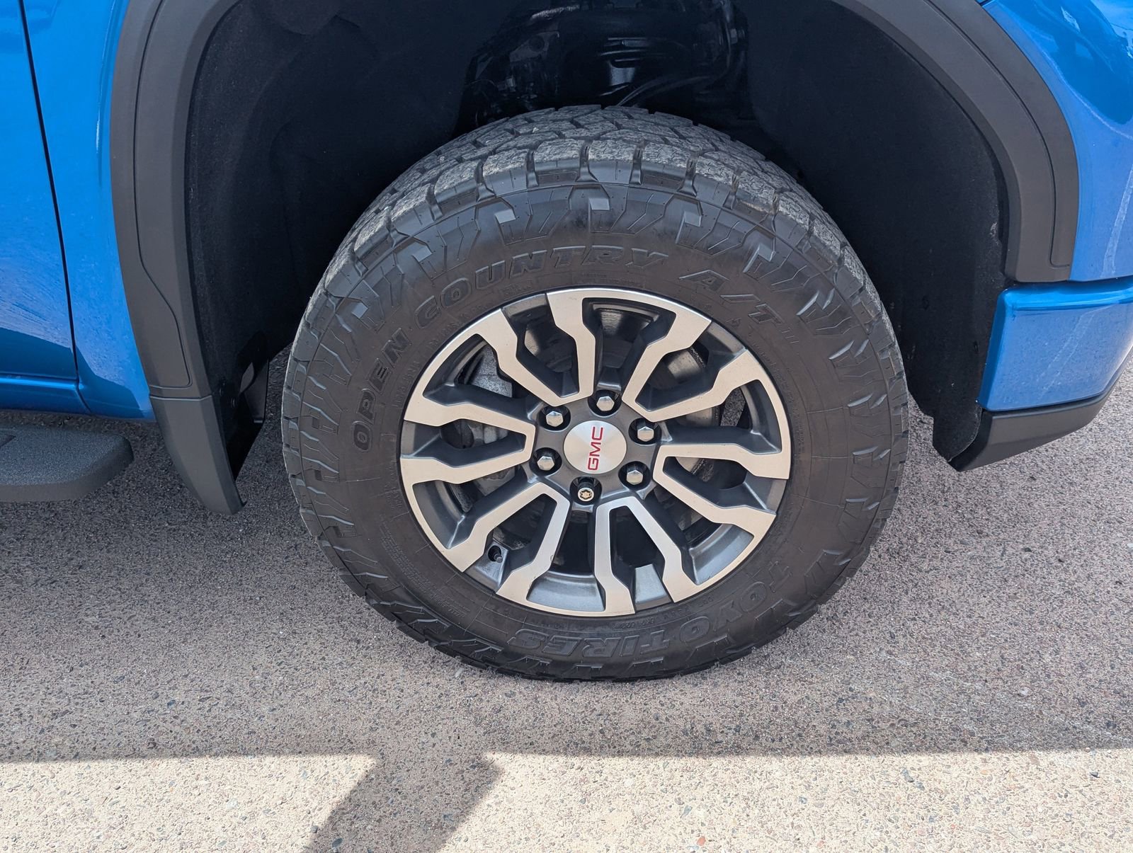 Used 2022 GMC Sierra 1500 AT4 AWD/4WD image 9