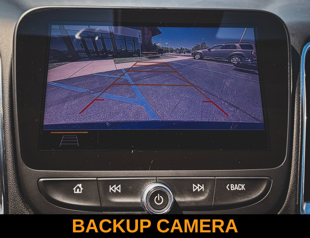 Used 2019 Chevrolet Malibu Hybrid w/ Leather Package FWD image 3
