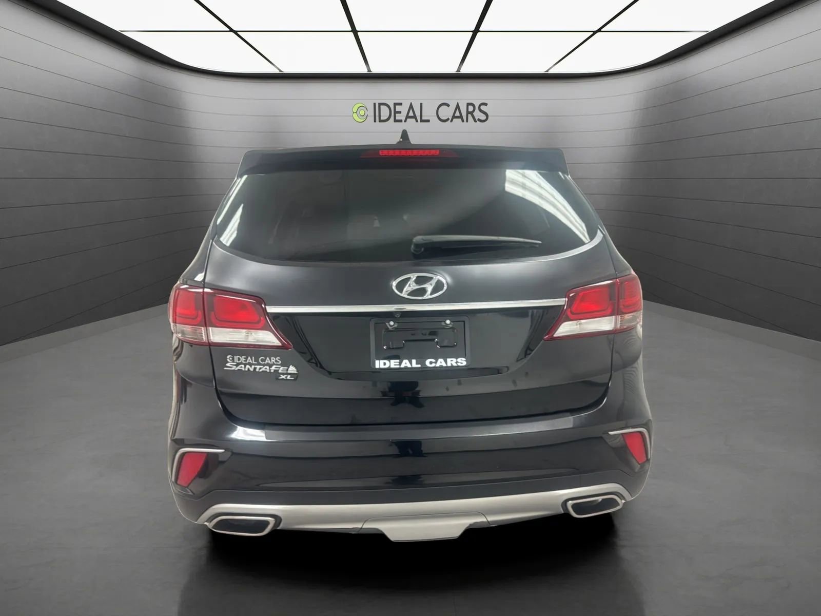 Used 2019 Hyundai Santa Fe XL SE FWD image 4