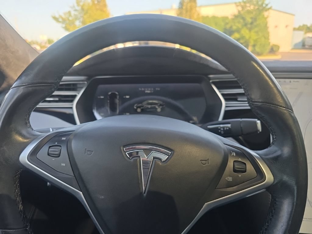 Used 2015 Tesla Model S 70D AWD/4WD image 17