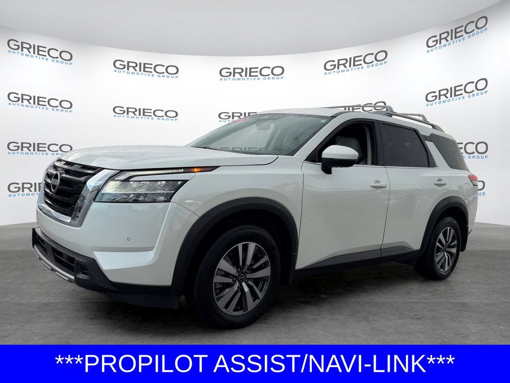 Certified 2024 Nissan Pathfinder SL FWD image 3