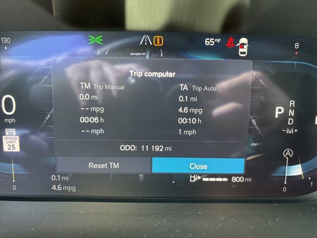 Used 2025 Volvo XC40 B5 Core image 23