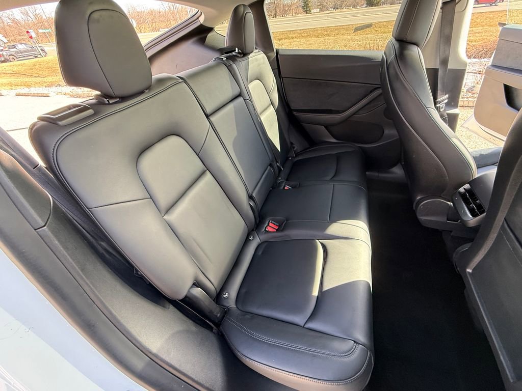 Used 2021 Tesla Model Y Long Range image 15