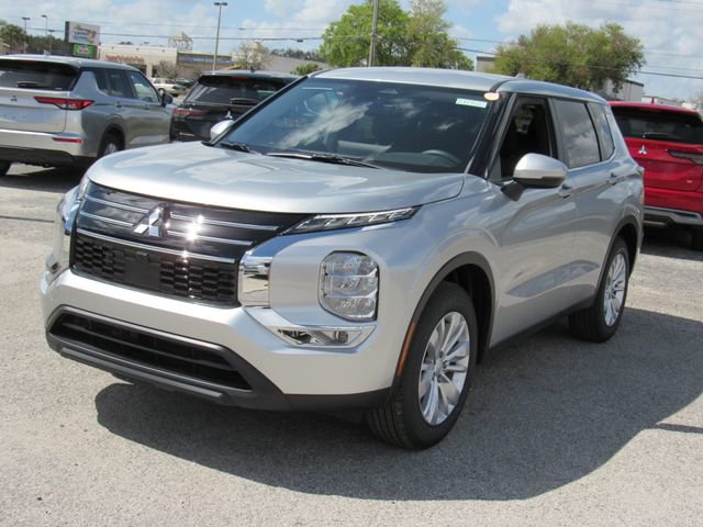 New 2026 Mitsubishi Outlander ES image 7