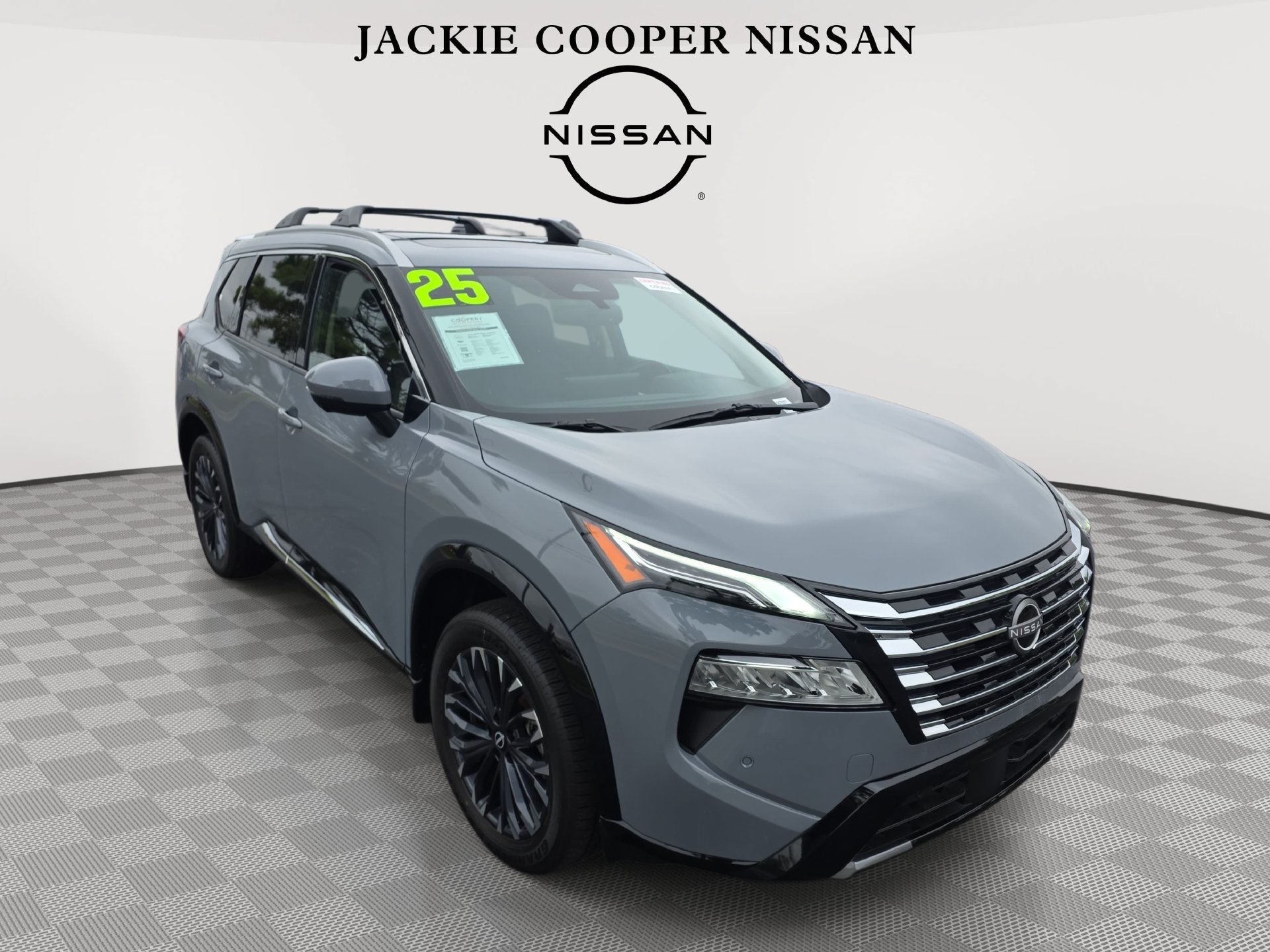 Used 2025 Nissan Rogue Platinum FWD image 3