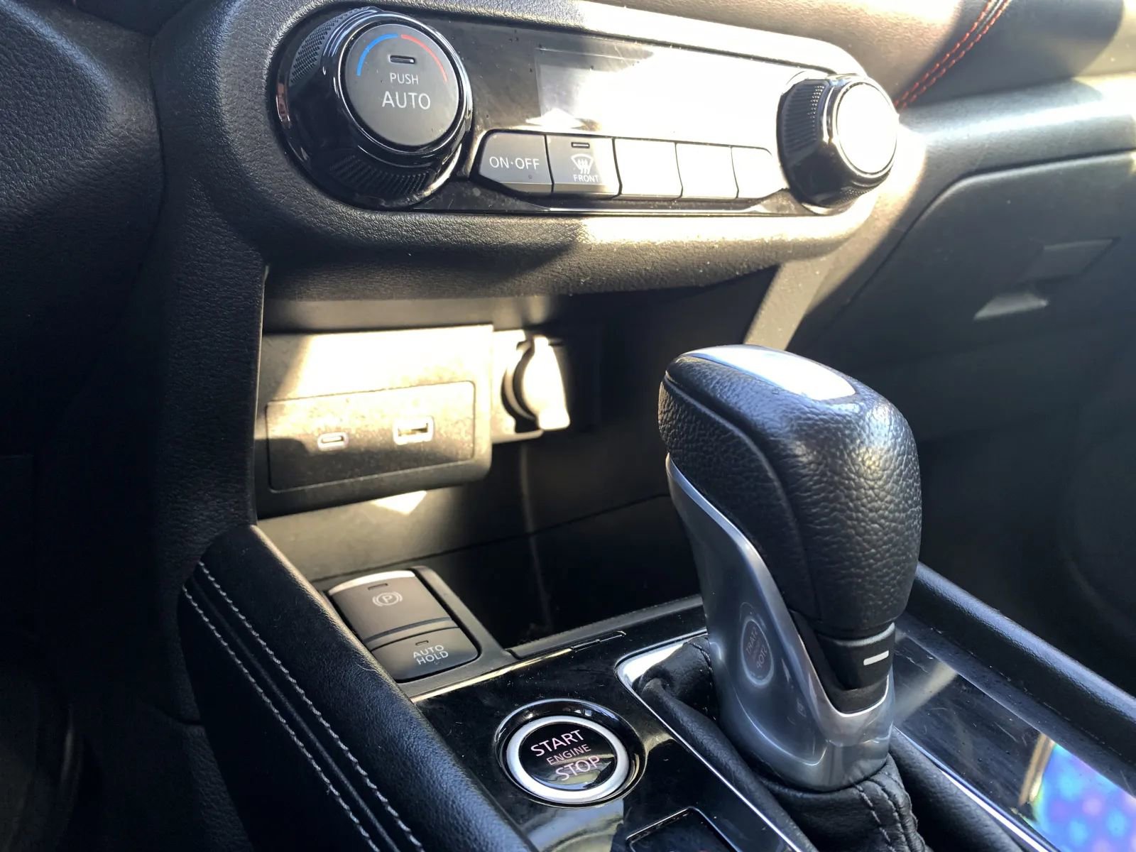 Used 2021 Nissan Kicks SR w/ Exterior Package FWD image 18