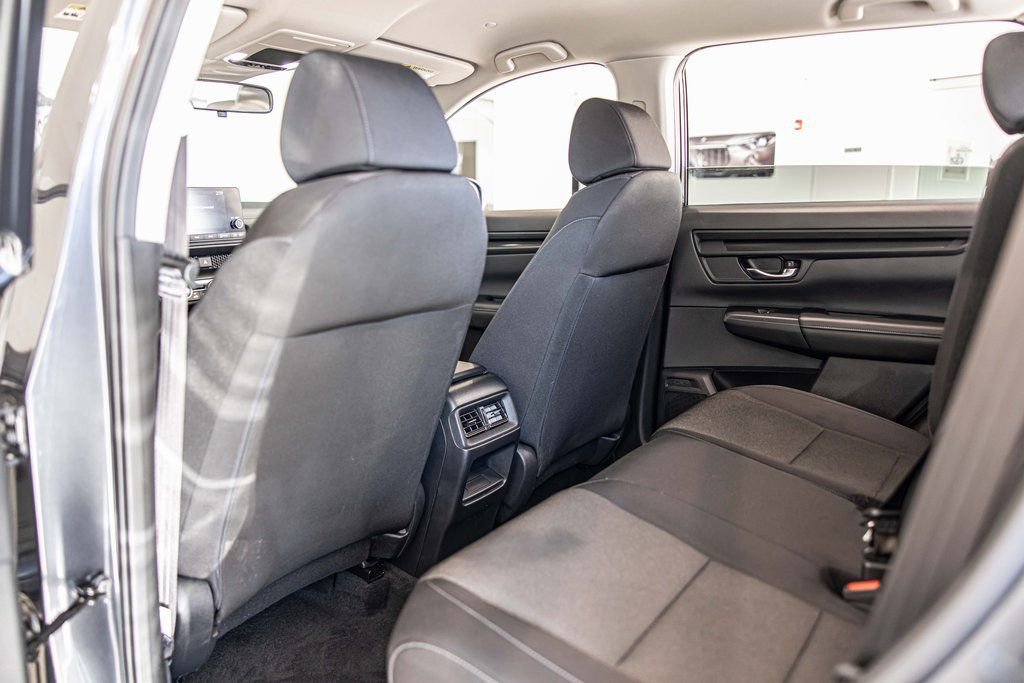 Used 2025 Honda CR-V LX image 31