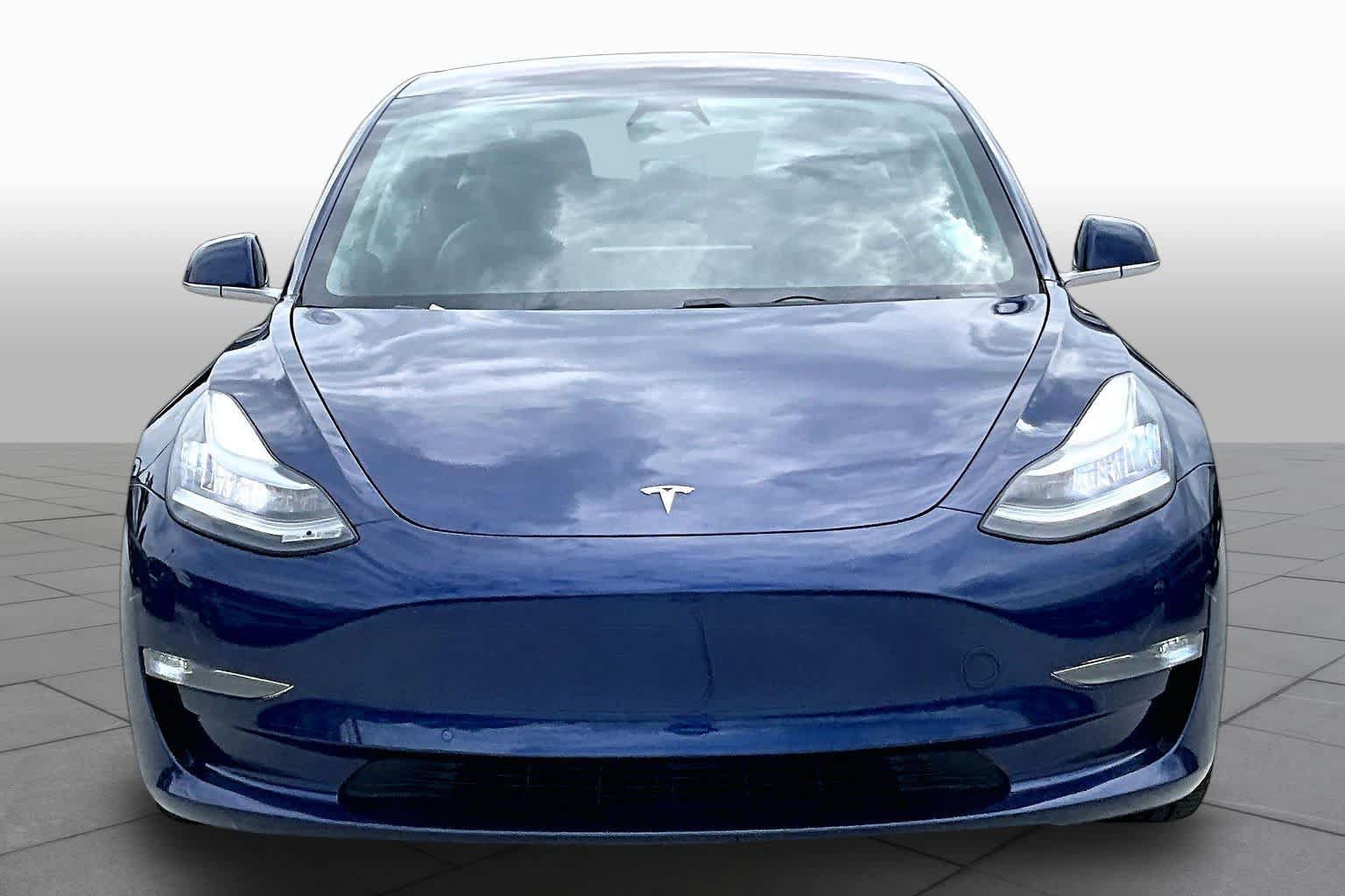Used 2018 Tesla Model 3 Long Range RWD image 3