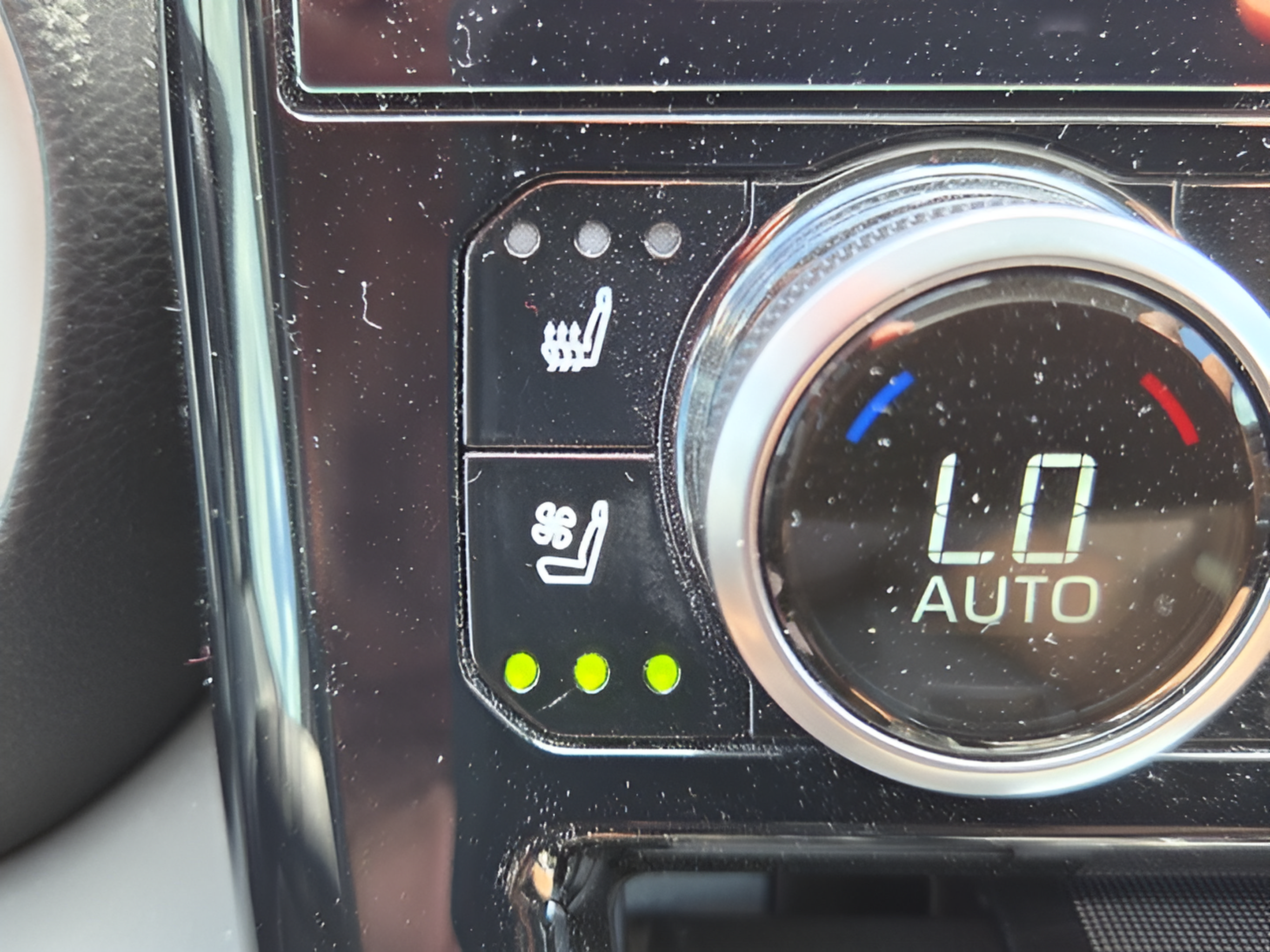 Used 2025 Toyota Highlander Limited AWD/4WD image 19