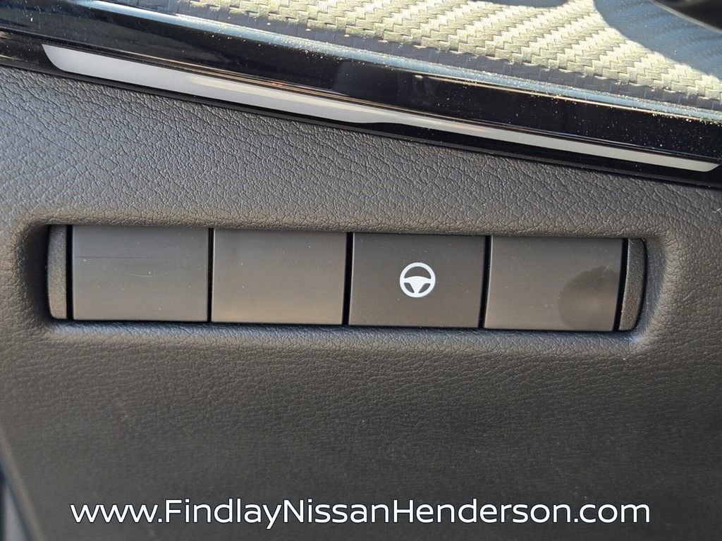 Used 2025 Nissan Kicks SR AWD/4WD image 25