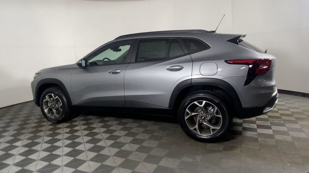 New 2026 Chevrolet Trax LT w/ Driver Confidence Package image 6