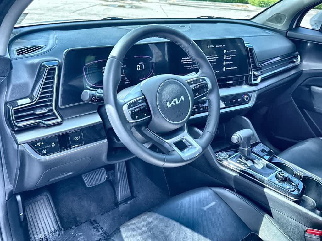 Used 2025 Kia Sportage EX w/ Premium Package FWD image 13