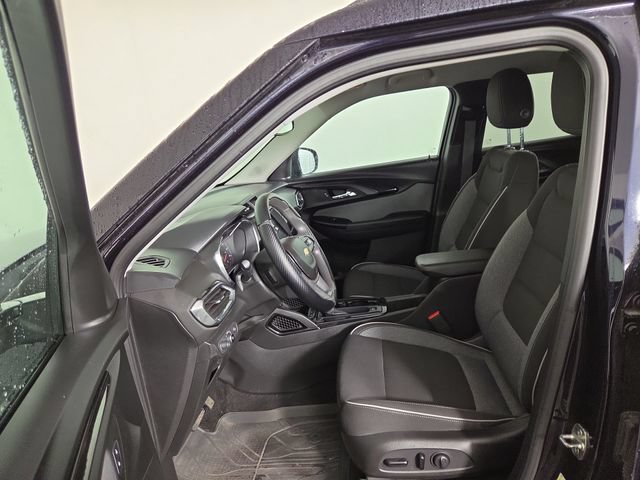 Used 2021 Chevrolet TrailBlazer LT w/ Convenience Package FWD image 12