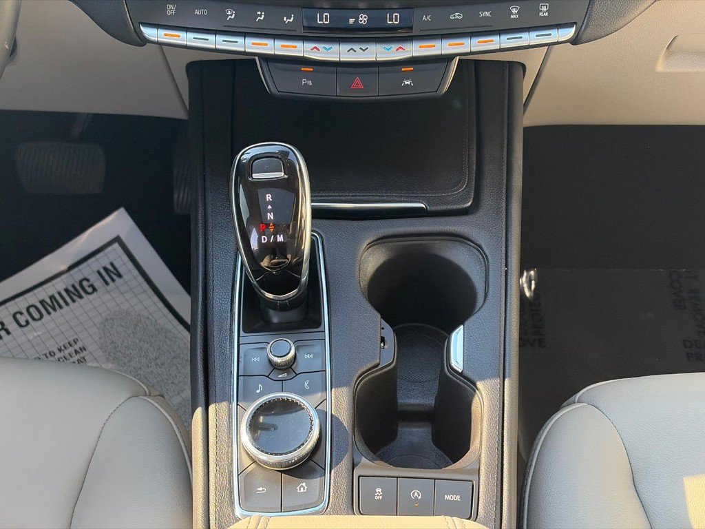 Certified 2022 Cadillac XT4 Luxury w/ Driver Awareness Package FWD image 14