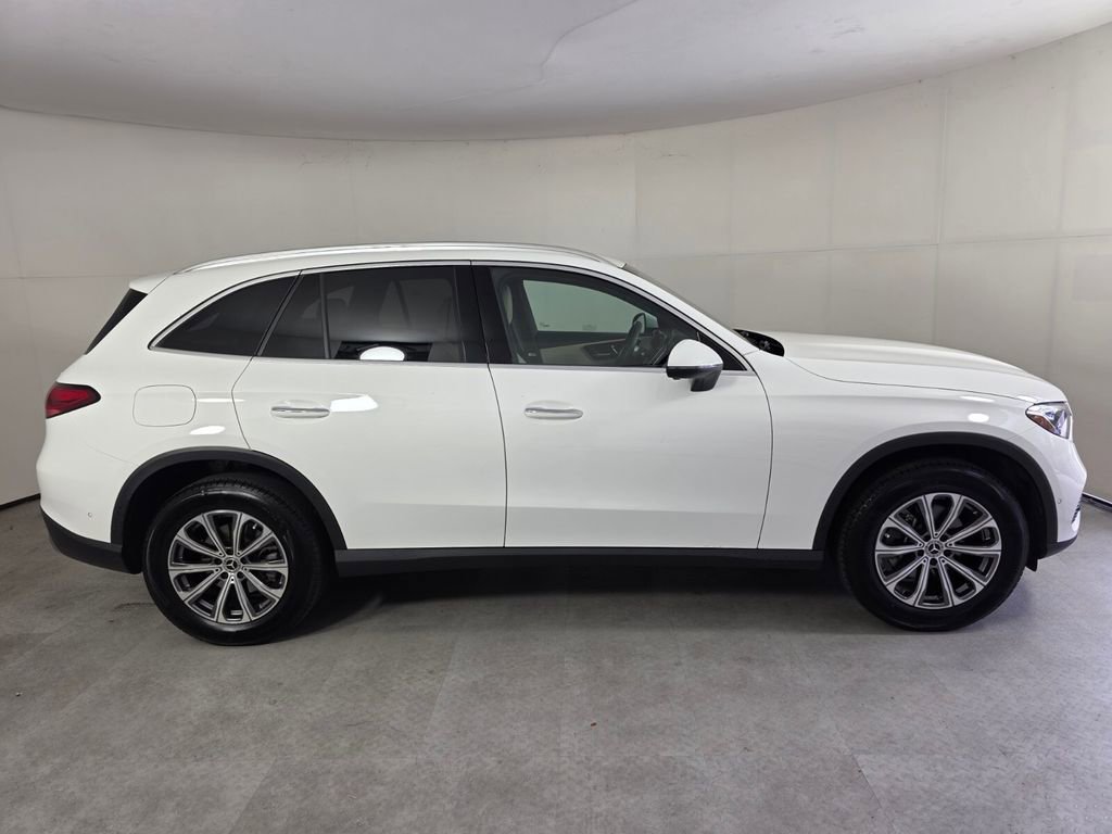 Certified 2025 Mercedes-Benz GLC 300 4MATIC image 3