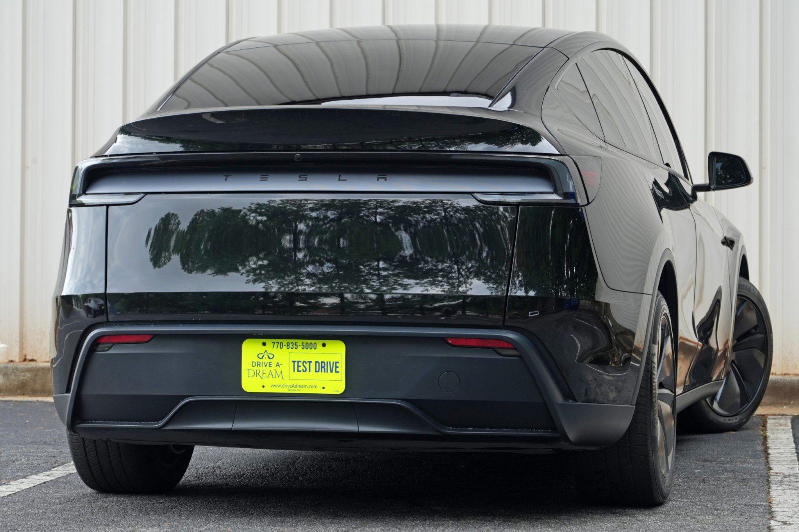 Used 2026 Tesla Model Y 2WD image 5