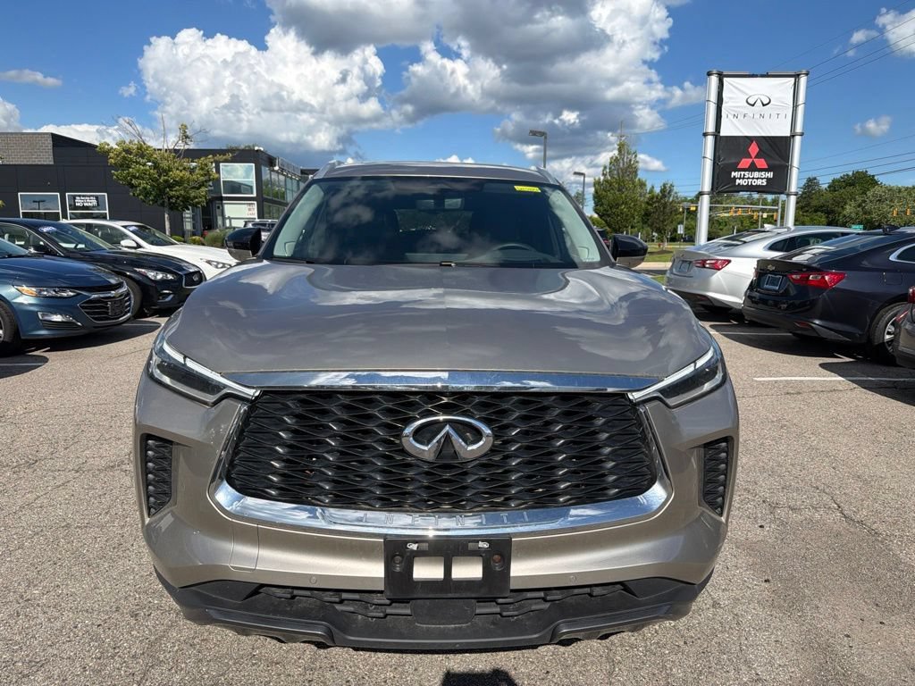 Used 2024 INFINITI QX60 Sensory AWD/4WD image 2