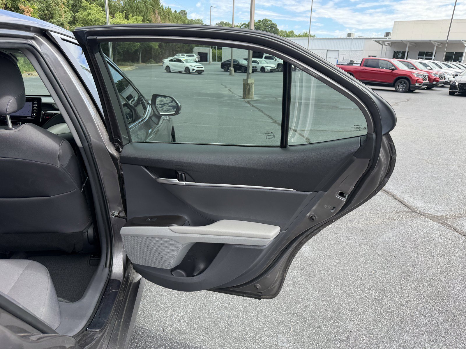 Used 2023 Toyota Camry LE FWD image 12
