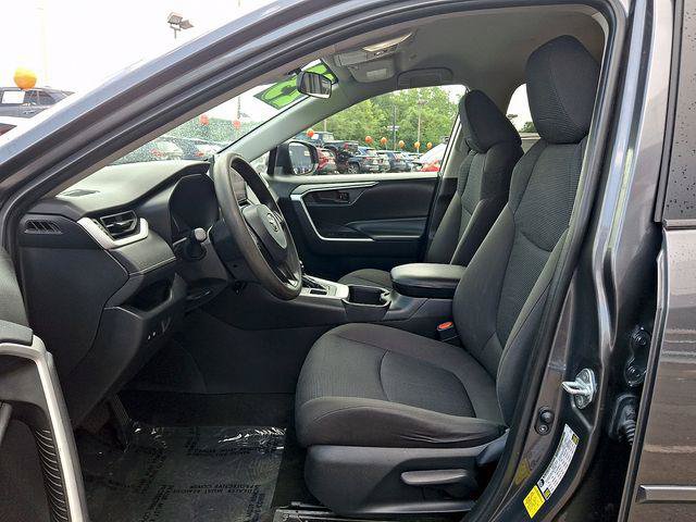 Certified 2023 Toyota RAV4 LE AWD/4WD image 9