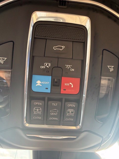 Used 2023 Jeep Grand Cherokee L Limited AWD/4WD image 27