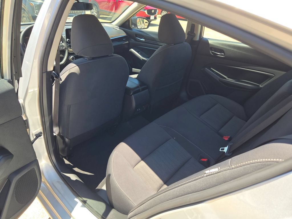 Used 2025 Nissan Altima 2.5 SV FWD image 27