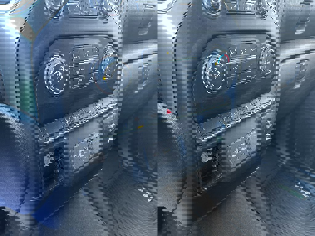 Used 2021 Chevrolet Silverado 1500 LT image 19