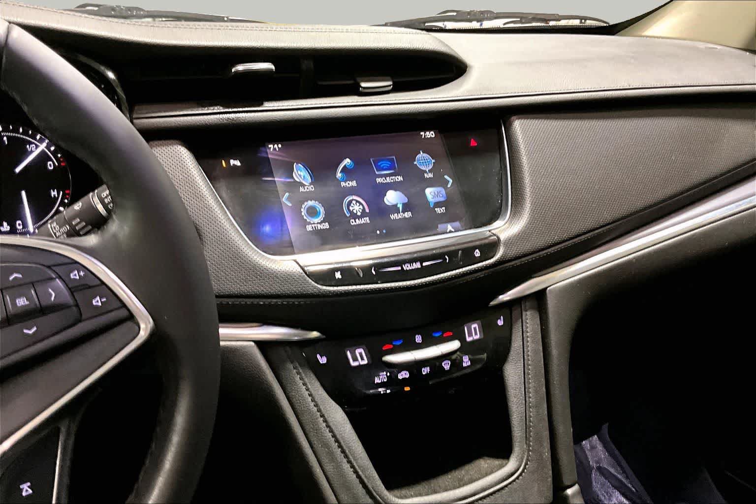 Used 2017 Cadillac XT5 Luxury AWD/4WD image 7