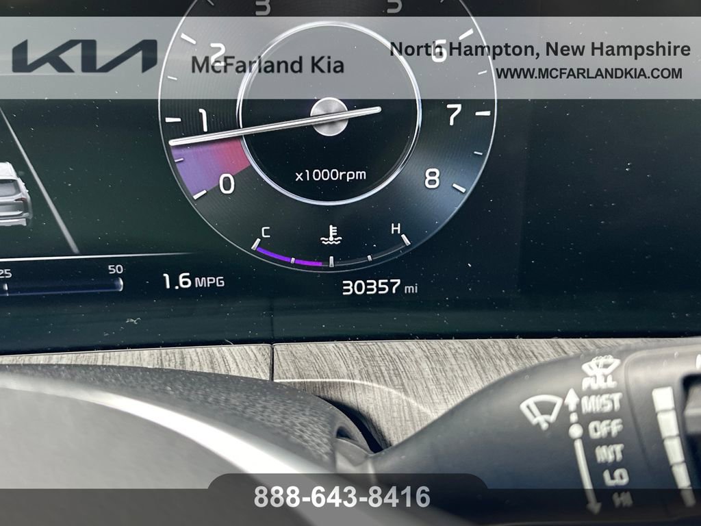 Used 2024 Kia Telluride SX w/ Towing Package image 17