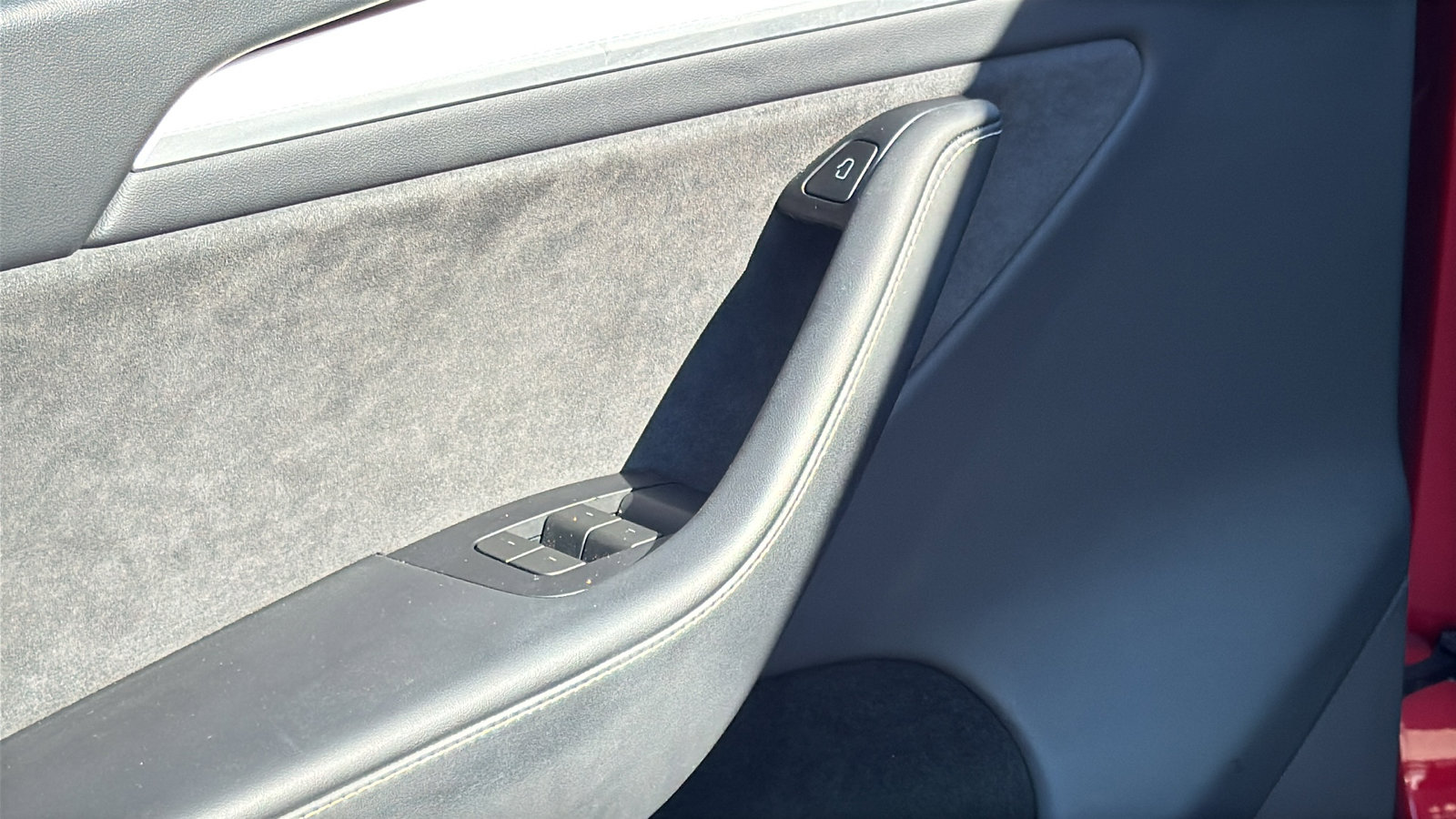 Used 2024 Tesla Model Y Performance image 13