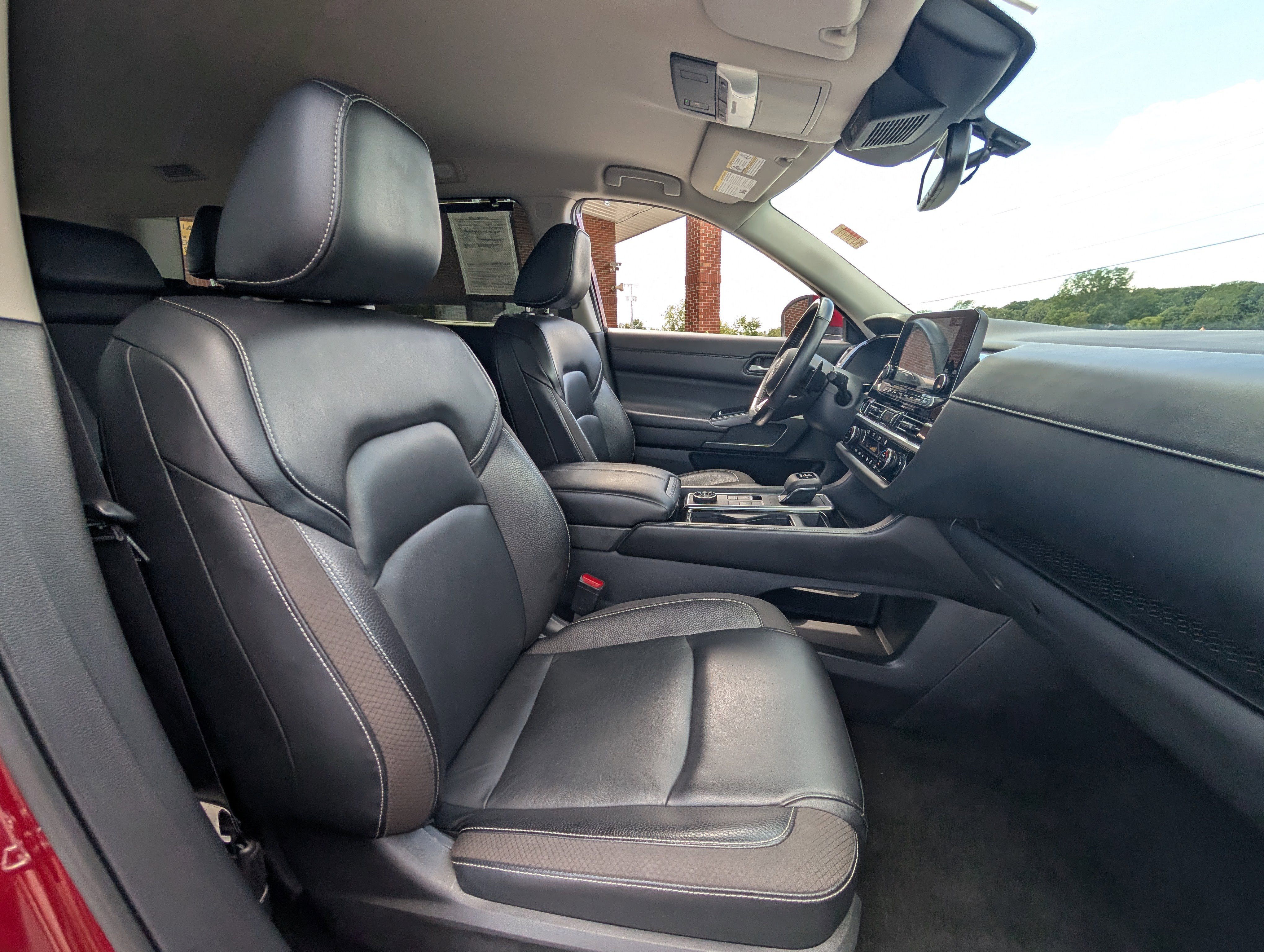 Used 2022 Nissan Pathfinder SL image 46