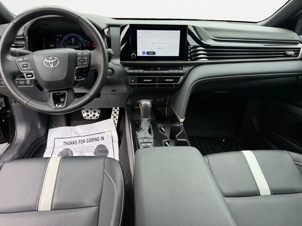 Used 2025 Toyota Camry SE image 10