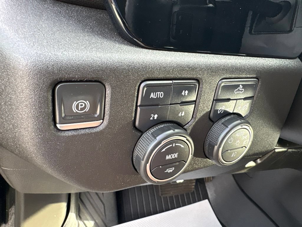 Certified 2024 Chevrolet Silverado 1500 RST w/ Convenience Package II AWD/4WD image 15